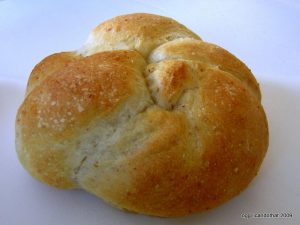Knot Dinner Roll