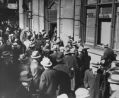 A Run on the Bank Bank runs during the Great Depression only served to worsen the economic situation